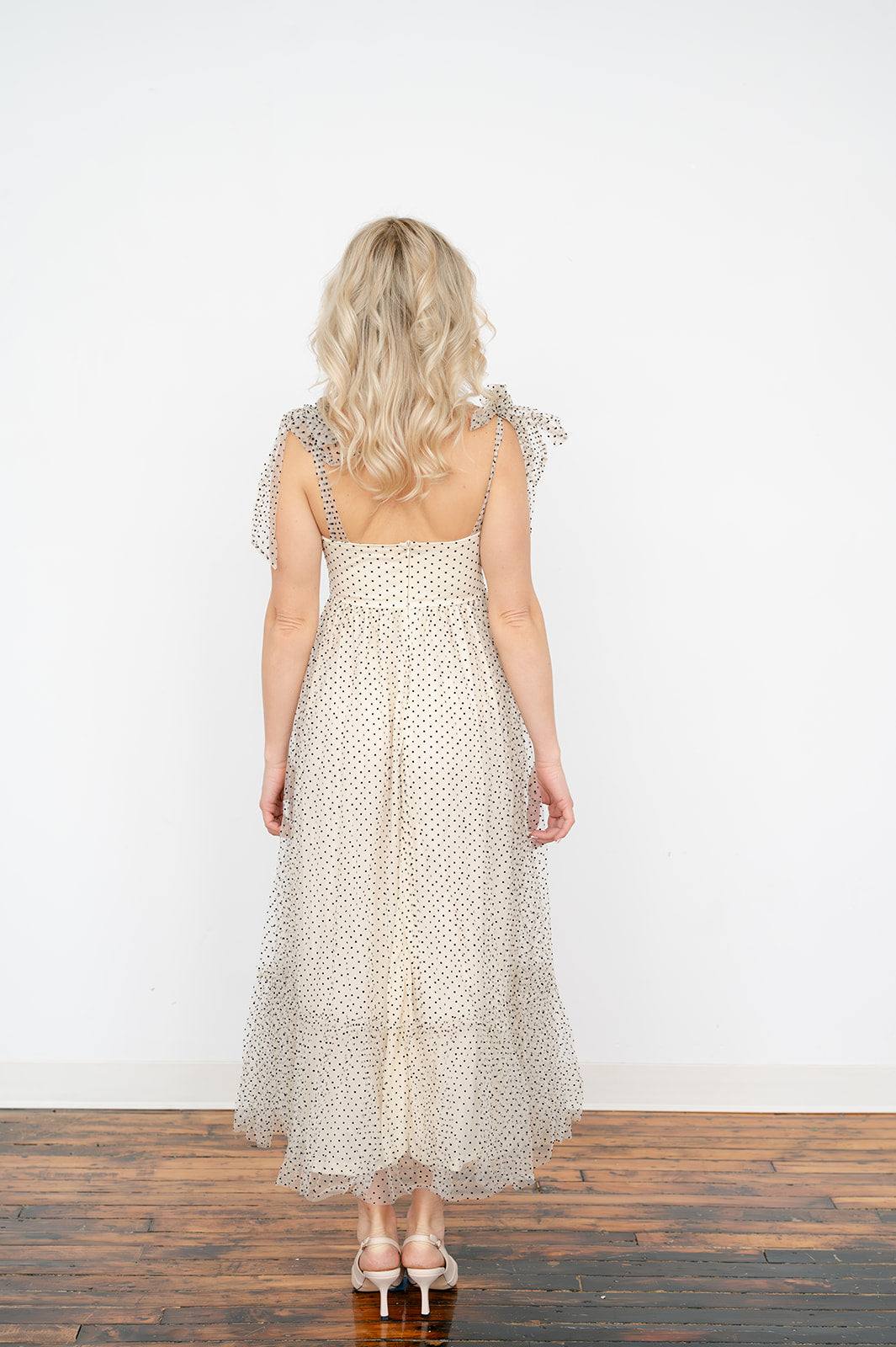Flowy polka‑dot A‑line maxi dress with hidden zipper