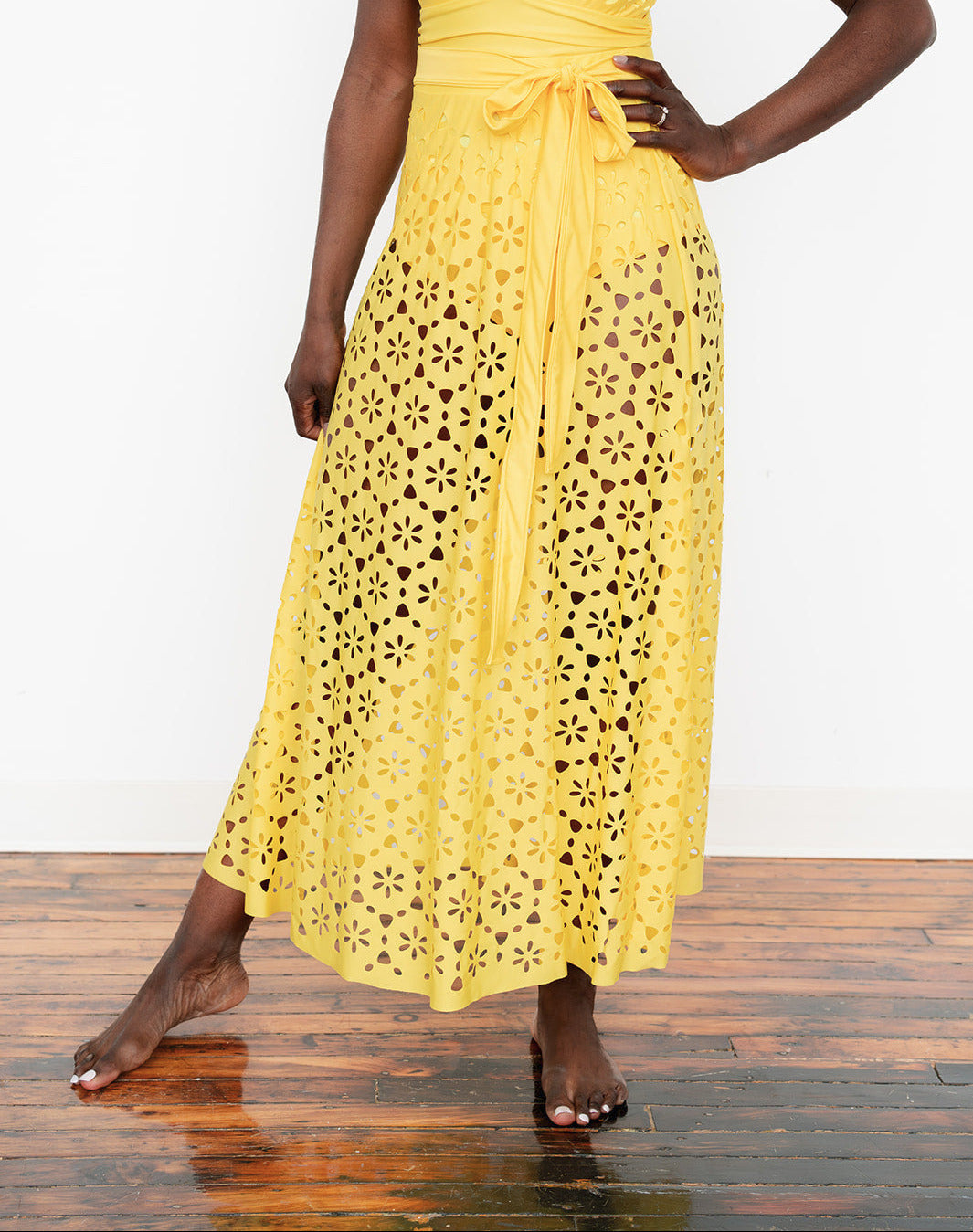 High‑sense cutout skirt