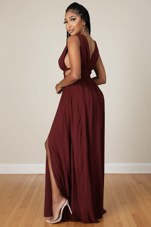 Long summer dress with V‑neckline and relaxed fit
