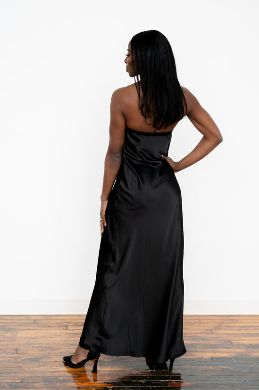 Elegant black strapless evening maxi dress