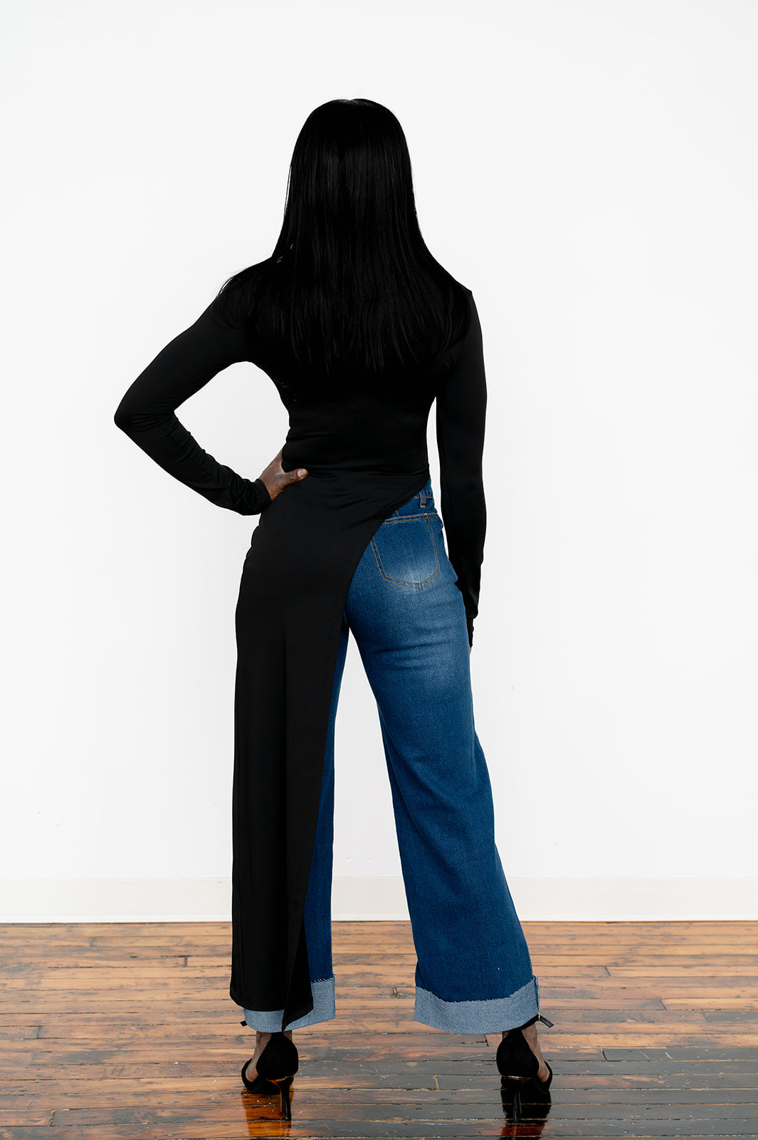 Bodycon long‑sleeve top with asymmetric hem