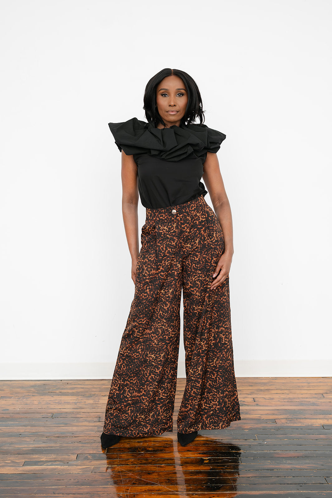 Casual animal‑print wide‑leg pants with pockets