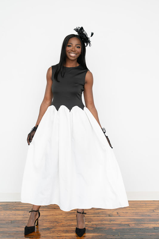 Elegant crew‑neck summer show‑stopper dress