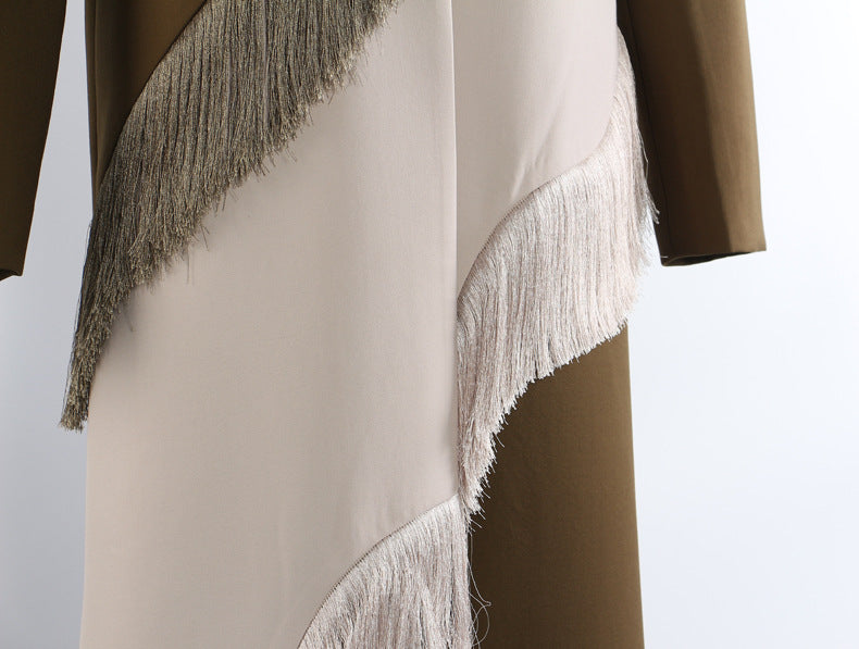 Elegant long coat with fringe stitching
